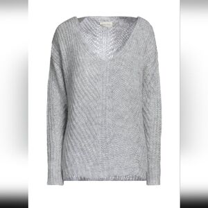 Maison Hotel open-knit gray v-neck sweater - size S